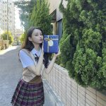 ダレノガレ明美、制服姿で人生初のコインランドリーをファンに報告「楽しかったなぁ〜」