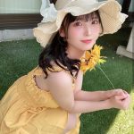 #よーよーよー・由良ゆら、肩を出した黄色のワンピースであどけない表情を公開！「かわええ」とファン歓喜の声