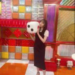 元乃木坂46の新内眞衣、美脚を披露する衣装など、複数ショットを公開し、ファン歓喜！！