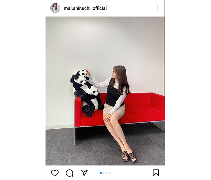 元乃木坂46の新内眞衣、美脚を披露する衣装など、複数ショットを公開し、ファン歓喜！！