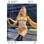 ULTRA JAPAN 2023に黄金の女神降臨！CYBERJAPAN・HARUKA、ド派手ビキニも着こなすオトナの曲線美披露！