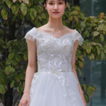 会社員・AYANAさん、美しすぎるウェディングドレス姿を披露「今後はナイトプールとかも行きたい」