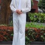 神崎湊 (みなっち)さん、全身純白コーデを披露「普段は工場で働いております。 私自身が憧れの存在になりたい」