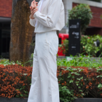 神崎湊 (みなっち)さん、全身純白コーデを披露「普段は工場で働いております。 私自身が憧れの存在になりたい」