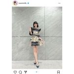 「超スタイル抜群」AKB48・浅井七海、美脚輝く花柄衣装のオフショットに賞賛の嵐