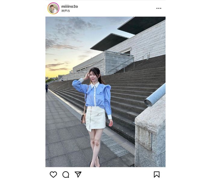 「見惚れちゃいました」フリーモデル・KM、ミニスカートから伸びる美脚披露！