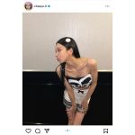 TWICE・チェヨン、美デコルテ＆胸元魅せるオフショットに「どう考えても世界一」の声