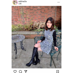 フリーモデル・KM、チェックのツイードワンピースと黒ブーツで秋コーデを披露！