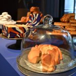 あの『BAKE CHEESE TART』の会社から新ブランドが登場！架空のパティスリー『しろいし洋菓子店』の可愛いクッキー缶に注目！