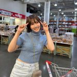 藤澤響花、美スタイル際立つへそ出しニット＆パイスラショットでファンを魅了！
