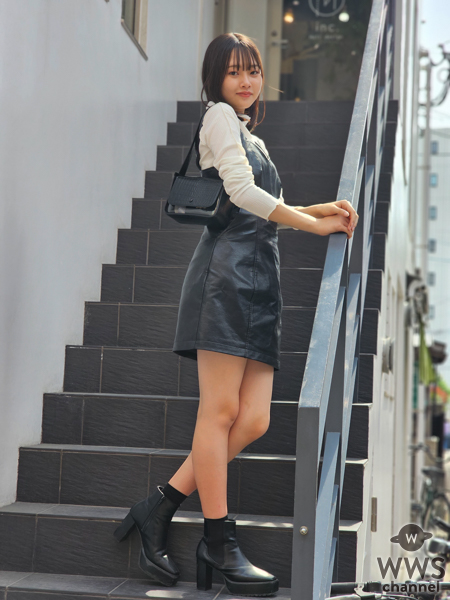 【写真特集】瀬里来愛(せりくれあ)さん、黒革ワンピースで高校生には見えない大人かっこいいショットを披露!