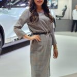 【写真特集】元東大院生・Reina+World、美スタイル際立つ赤ドレスでTHK「LSR-05」と決めポーズ！＜JAPAN MOBILITY SHOW 2023＞