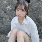 「大好きを超えてる」岸みゆ、リボンポニテが可愛すぎる制服ショットにファン歓喜！