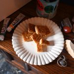 あの『BAKE CHEESE TART』の会社から新ブランドが登場！架空のパティスリー『しろいし洋菓子店』の可愛いクッキー缶に注目！