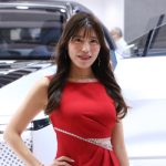 【写真特集】元東大院生・Reina+World、美スタイル際立つ赤ドレスでTHK「LSR-05」と決めポーズ！＜JAPAN MOBILITY SHOW 2023＞