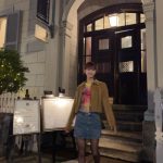 阿知波妃皇、クールなシースルーコーデでディナー満喫！