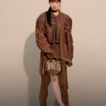 えり様キレイすぎ！aespa・ジゼル、ドレス＆レザージャケットコーデでAcne Studiosショーに登場