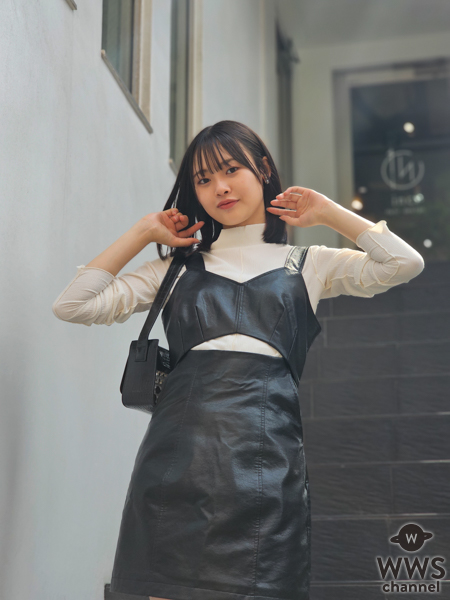 【写真特集】瀬里来愛(せりくれあ)さん、黒革ワンピースで高校生には見えない大人かっこいいショットを披露!