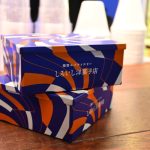 あの『BAKE CHEESE TART』の会社から新ブランドが登場！架空のパティスリー『しろいし洋菓子店』の可愛いクッキー缶に注目！