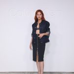 西内まりや、美脚をのぞかせるスリット入りスカートで登場！〈Calvin Klein グローバルイベント in TOKYO〉