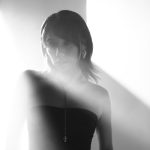 仲里依紗、肩出しチューブトップの大胆衣装で登場！〈Calvin Klein グローバルイベント in TOKYO〉