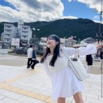 天木じゅん、真っ白で爽やかなワンピースで、スマイル全開・可愛さ全開のショットを投稿！