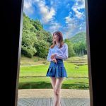 今年最後の生足披露！？フリーモデル・KM、韓国風ミニ丈スカートでギリギリSHOT披露！！