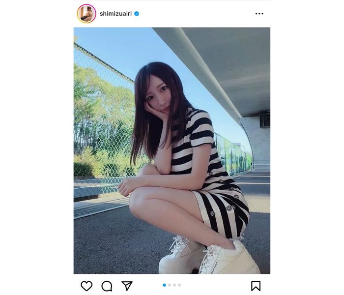 指でなぞりたい・・・清水あいり、しなやか曲線美＆美脚が気になるオフショット公開！