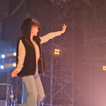 【動画】＠onefive・MOMO、SOYOらがへそ出しジーンズコーデでランウェイに登場！