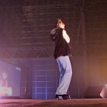 【動画】＠onefive・MOMO、SOYOらがへそ出しジーンズコーデでランウェイに登場！