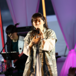 【写真特集】山本彩、圧倒的な存在感で歌声を響かせる！クールな迷彩柄コーデで登場＜UNI9UE PARK’23＞