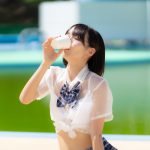【写真特集】琴吹ゆず(RiNCENT♯)、正統派制服風水着にアンダーリムメガネをアクセントに可愛いが全開！！＜近代麻雀水着祭2023＞