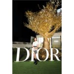 堀田茜、ディオールの大人可愛いミニスカコーデで登場！＜DIOR HOLIDAY POP-UP＞