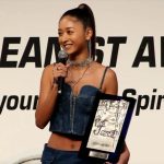 【動画】池田美優(みちょぱ)、背中出し、ヘソ出し、美脚見せのセクシーなデニムコーデで2年連続受賞の喜びを語る！＜第40回ベストジーニスト2023＞