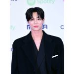 BYEON WOO SEOK（ビョン・ウソク）、シンプルなのにかっこいい全身ブラックコーデで登場！＜2023 MAMA AWARDS＞