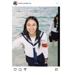 新しい学校のリーダーズ・KANON、浜辺×セーラー服の青春フィルムSHOTがエモすぎる！