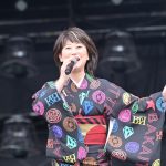 水谷千重子、黒を基調としたカラフルな浴衣姿で登場！晴れやかで力強い圧巻の歌唱力で観客たちの心を打つ〈PEACE STOCK 78’ HIROSHIMA 2023〉