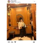 堀江りほ、お気に入りのスカートが可愛らしさを引き立てる！ホテルでのワンショットを披露！