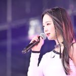 LIMELIGHT（ライムライト）、可愛すぎるヘソだしジーンズで登場！「広島のお好み焼きすごく美味しい」とお茶目なコメント〈PEACE STOCK 78’ HIROSHIMA 2023〉