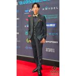 【動画】日本代表・HIKARUさん、FACE of ASIAにグリーンのオーダースーツで登場！人生初のランウェイの感想を語る