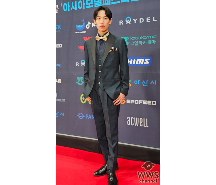 【動画】日本代表・HIKARUさん、FACE of ASIAにグリーンのオーダースーツで登場！人生初のランウェイの感想を語る