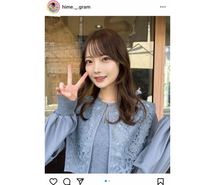 新谷姫加、はにかんだ笑顔とピースサインが「宇宙一可愛い」！オシャレなブルーグレーのブラウスでクールな雰囲気も！