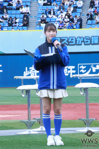 =LOVE・瀧脇笙古、絶対領域が美しいミニスカ衣装でゲストMCとして出演!天使すぎる笑顔で会場の来場客たちを魅了<横浜DeNAベイスターズ ファンフェスティバル2023>