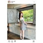 フリーモデル・KM、見返り美人なオフショルワンピースSHOTに熱視線！