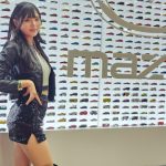 【動画】dela・後藤ひなの、セクシーなブラックコーデでミニスカから美脚披露＜名古屋モビリティショー＞