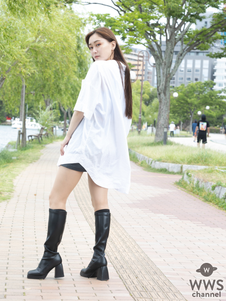 【写真特集】安部七波さん、白シャツに黒のミニ丈ボトムスで美脚アピール！「福岡マラソンで今年も走ります」＜ベストオブミス福岡大会本部長＞
