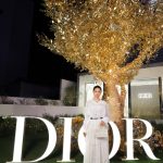 土屋太鳳、ディオールの上品なホワイトコーデで登場！＜DIOR HOLIDAY POP-UP＞