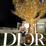 蛯原友里、ディオールのレトロ感あふれるキャミワンピで登場！＜DIOR HOLIDAY POP-UP＞