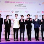 ＆TEAM、それぞれに着こなした黒いスーツ姿で登場！＜2023 MAMA AWARDS＞