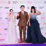イ・ヘソン、ハンヘ、raral、MC3人が華やかな衣装でそろって登場！＜2023 MAMA AWARDS＞